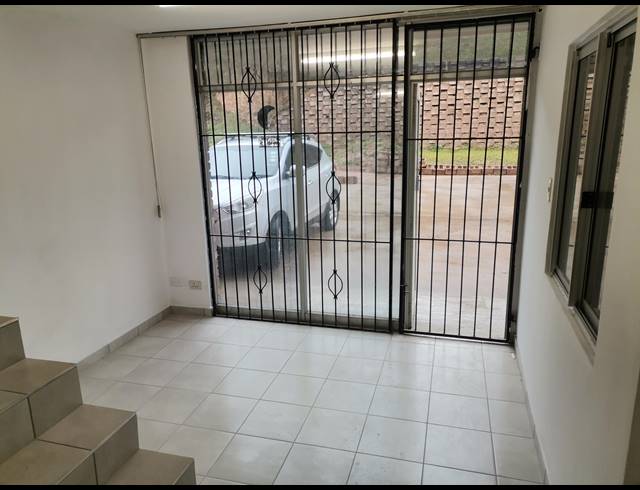 399M² WAREHOUSE TO LET IN MOUNTAIN RIDGE